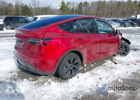 2025 Tesla Model Y Long Range Dual Motor All-Wheel Drive from USA, damaged, VIN 7SAYGDEE6SF302295